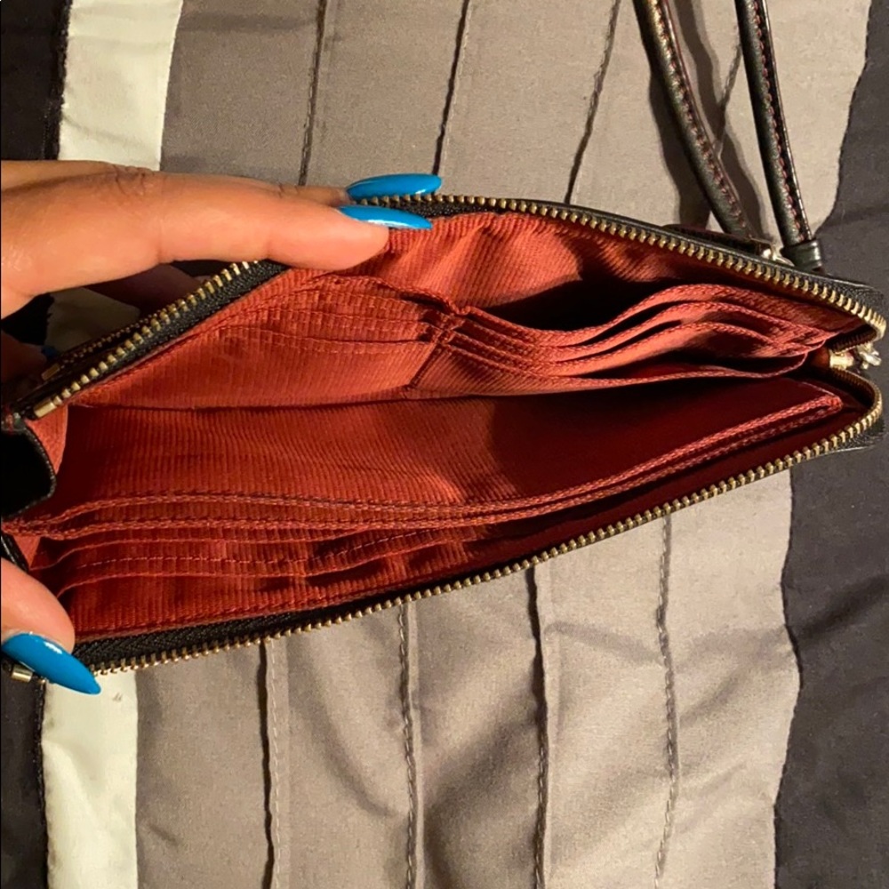 Wallets - Picture 3 of 7